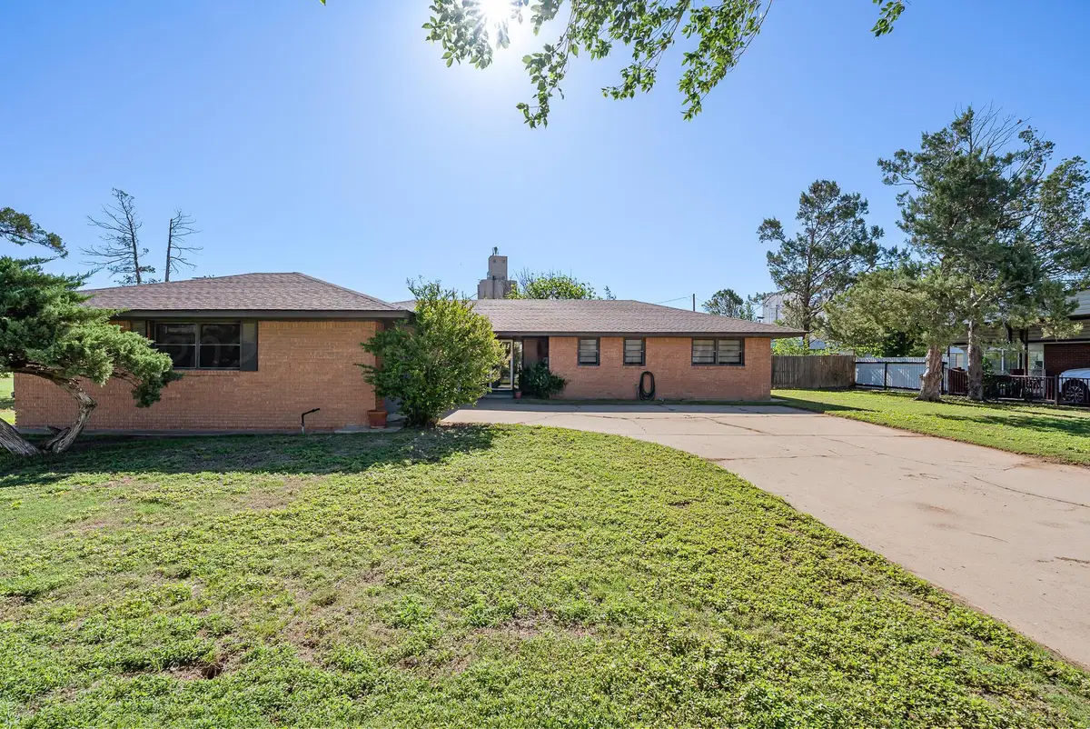 400 N Floyd Avenue, Happy, TX 79042 - #1