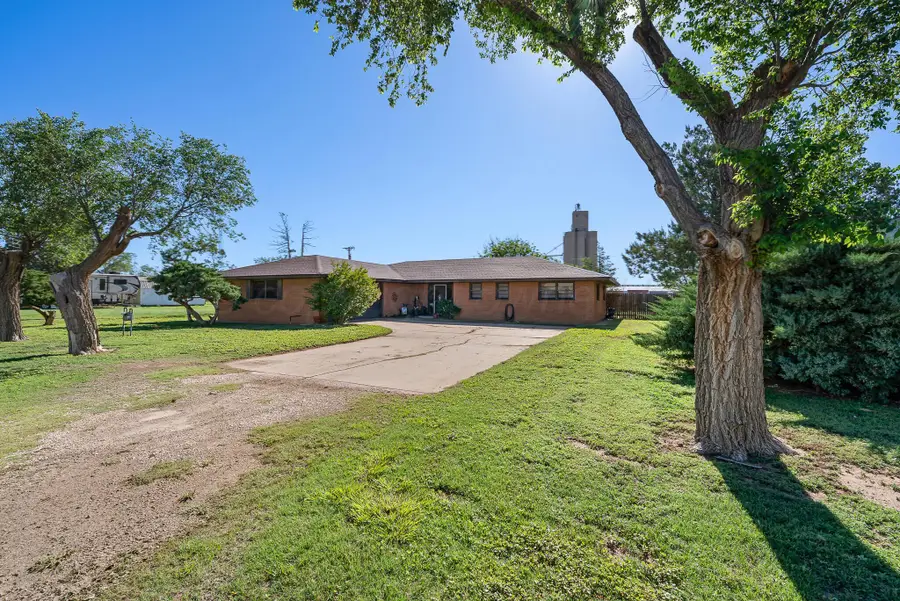 400 N Floyd Avenue, Happy, TX 79042 - #2