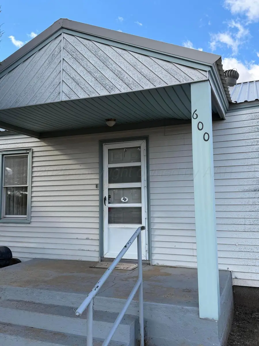 600 Greenough Avenue, Stinnett, TX 79083 - Image #3