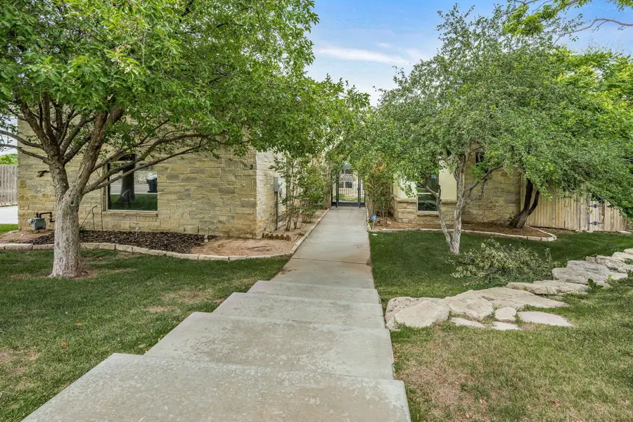 3 Prestwick Lane, Amarillo, TX 79124-4940 - #3