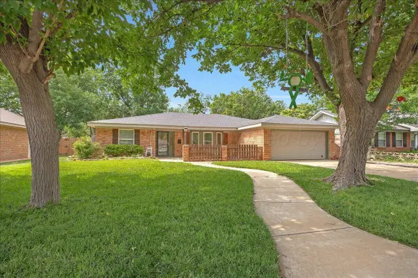 6215 Elmhurst Road, Amarillo, TX 79106-3541