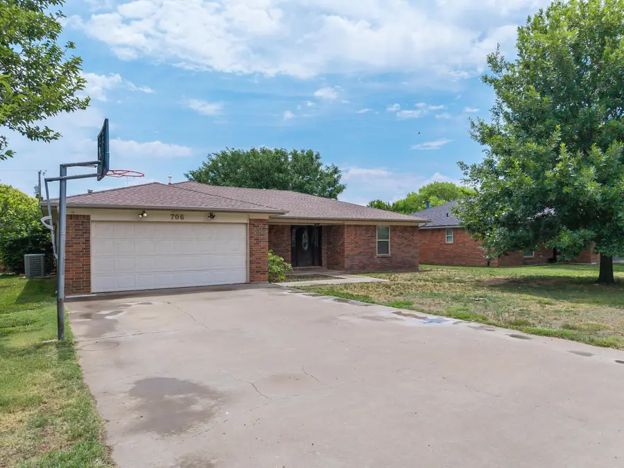 706 Floyd Avenue, Dumas, TX 79029-3138 - #2