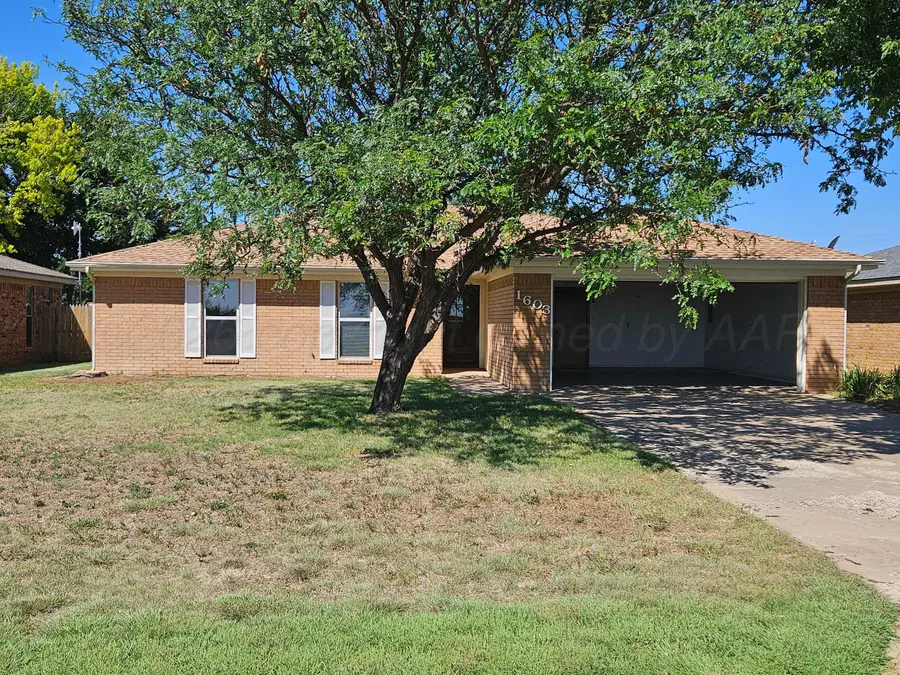 1603 Charles Avenue, Panhandle, TX 79068-1971 - #2