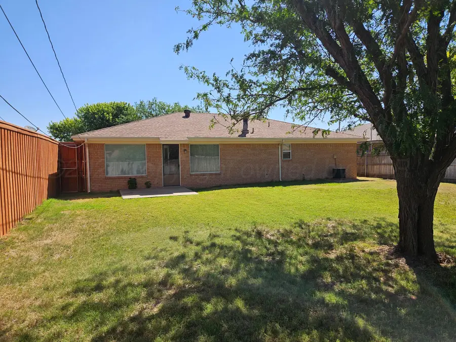 1603 Charles Avenue, Panhandle, TX 79068-1971 - #3