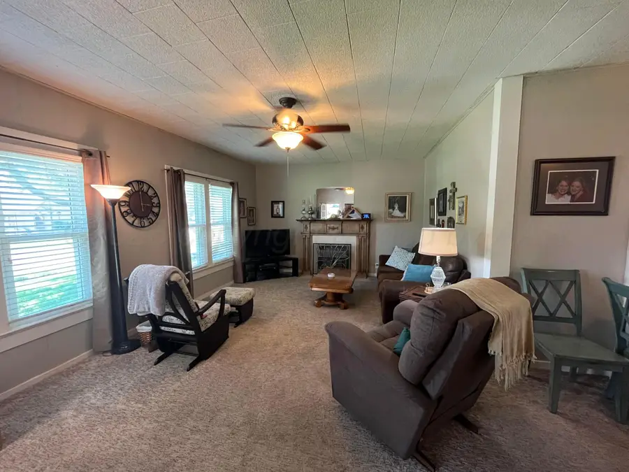 606 Avenue E, Childress, TX 79201 - #3