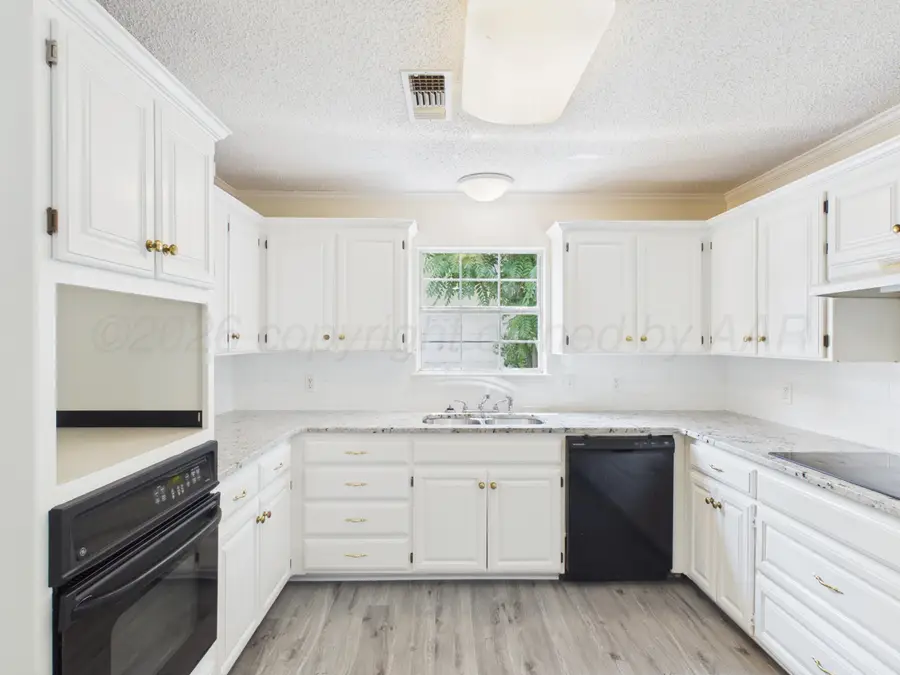 202 Hickory Street, Borger, TX 79007 - #3