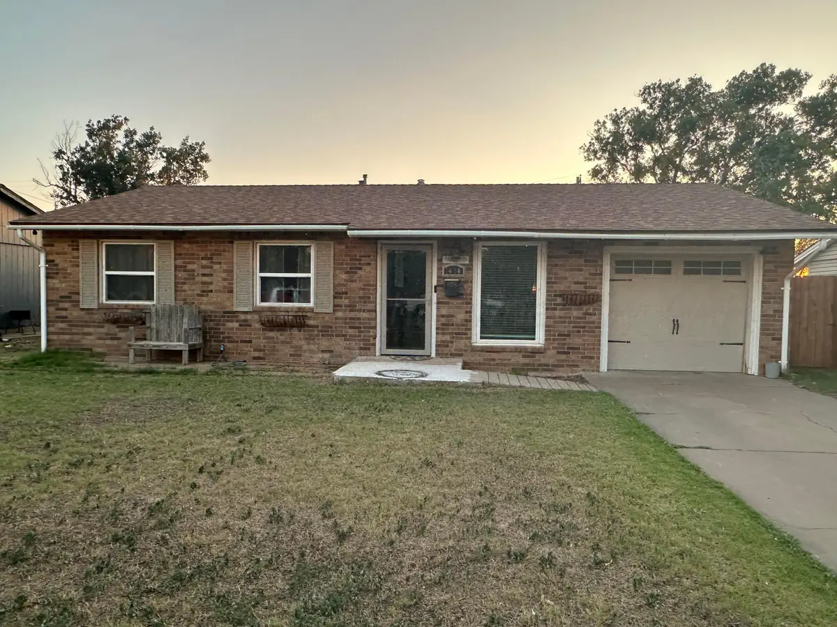 1424 S Twichell Avenue, Dumas, TX 79029-5408 - #1