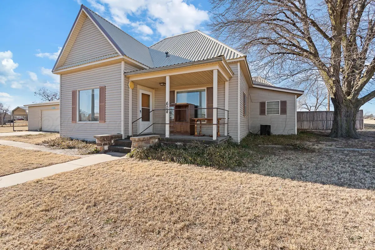 604 E 4th Street, Clarendon, TX 79226 - #1