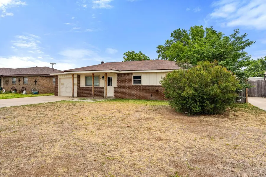 612 Pine Avenue, Dumas, TX 79029-2610 - #3