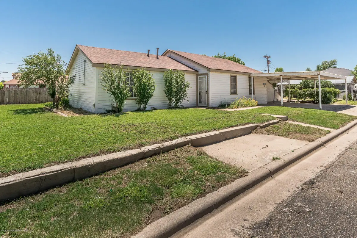 300 Avenue N, Sunray, TX 79086-1511 - #1