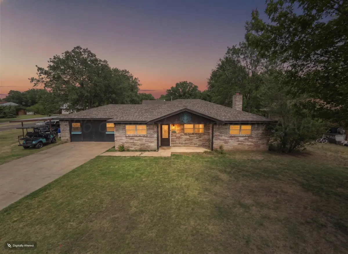 201 Western Street, Claude, TX 79019 - #1