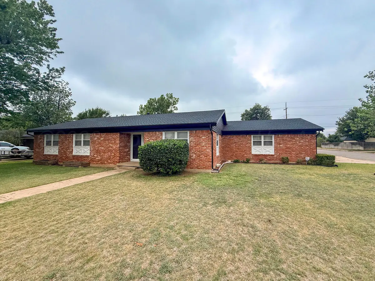 1825 N Evergreen Street, Pampa, TX 79065-4001 - #1