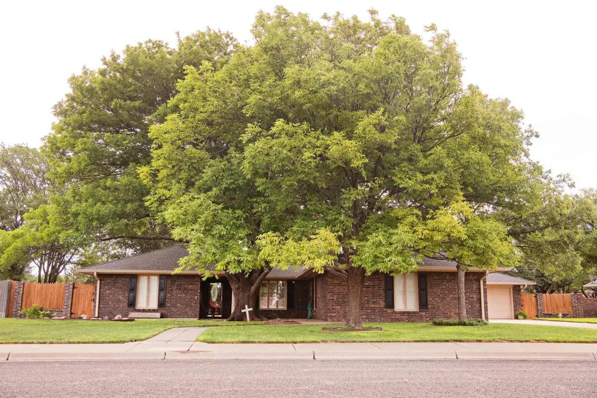 330 N Elm Street, Hereford, TX 79045 - #1
