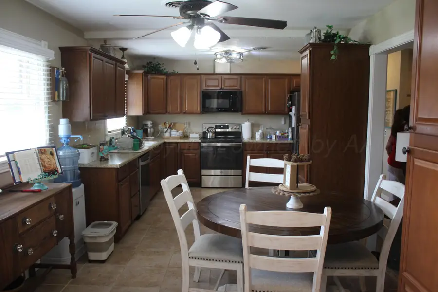 132 Greenwood Street, Hereford, TX 79045 - #2