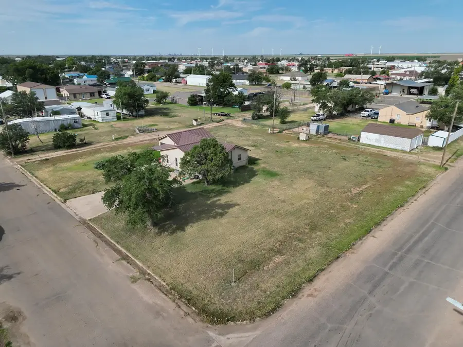 304 Avenue P, Sunray, TX 79086 - #2