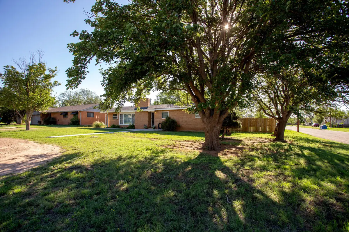 621 Mc Lean Street, Clarendon, TX 79226 - #1