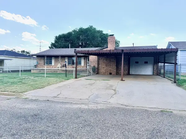 412 Brown Street, Stinnett, TX 79083