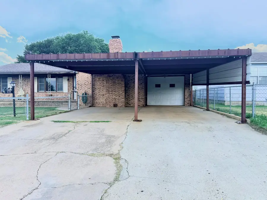 412 Brown Street, Stinnett, TX 79083 - #3