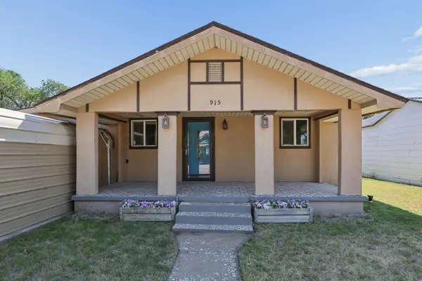 915 Rock Island Avenue, Dalhart, TX 79022