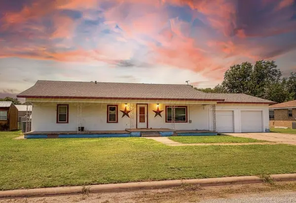 703 N 13th, Memphis, TX 79245