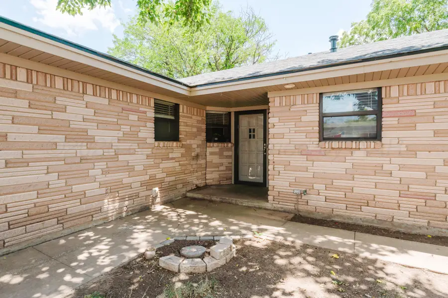 209 Mills Avenue, Dumas, TX 79029-4110 - #3
