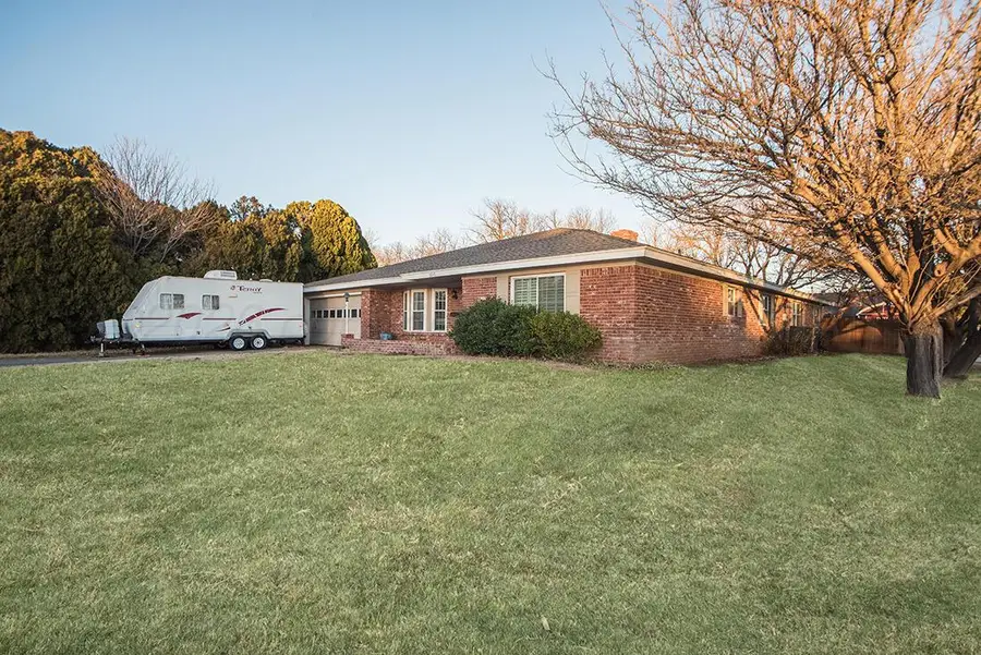 3917 Danbury Drive, Amarillo, TX 79109-4031 - Image #2