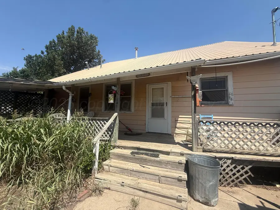 510 E Broadway, Panhandle, TX 79068-1924 - #3