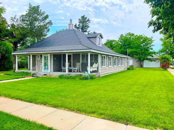 302 S Baylor Street, Perryton, TX 79070