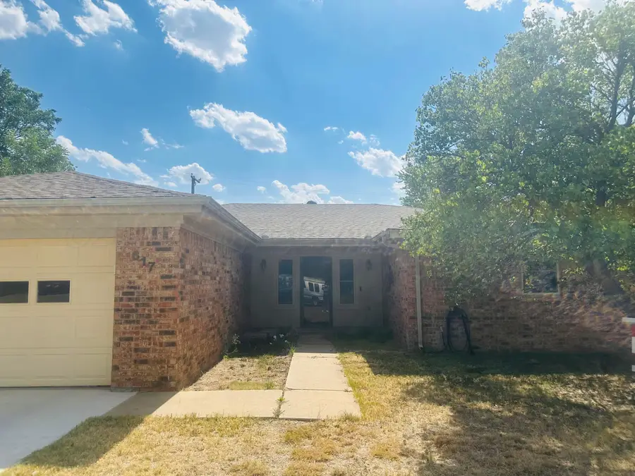 617 Forrest, Dumas, TX 79029-3113 - #2