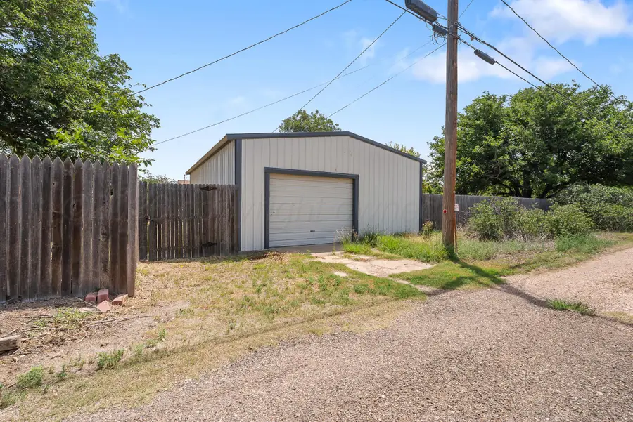 407 N 5th Street, Vega, TX 79092 - #2