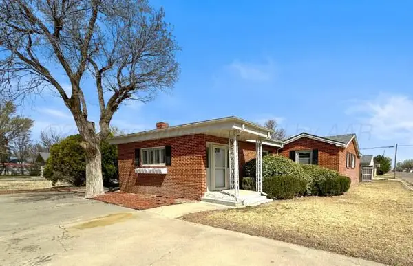 321 S Barkley Street, Spearman, TX 79081