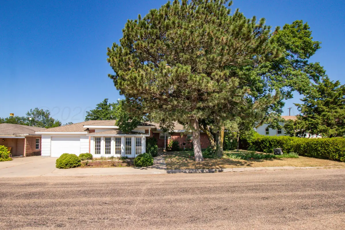 1009 N Main Street, McLean, TX 79057 - #1