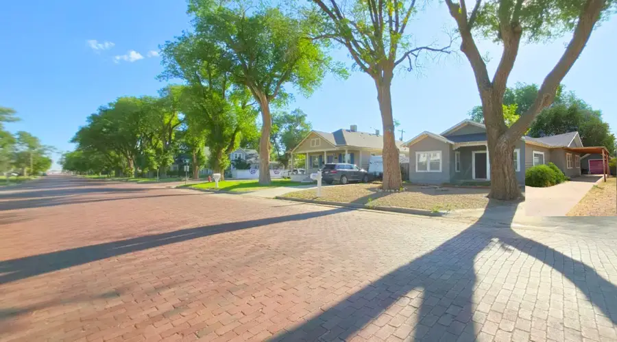 1005 Denver Avenue, Dalhart, TX 79022 - #2