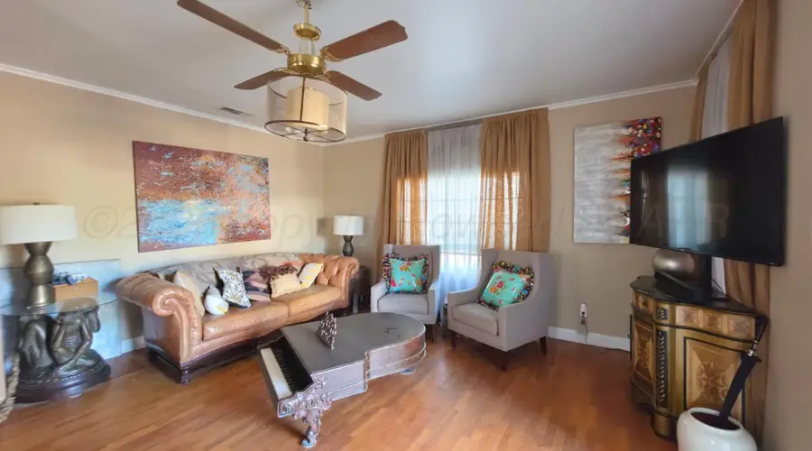 1005 Denver Avenue, Dalhart, TX 79022 - #3