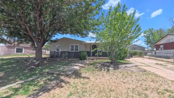 903 S Ridgeland Avenue, Fritch, TX 79036