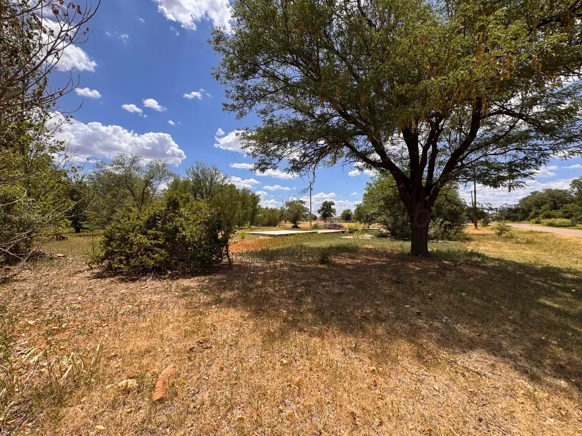 417 E 8th Street, Stinnett, TX 79083 - #1