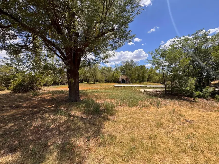 417 E 8th Street, Stinnett, TX 79083 - #2