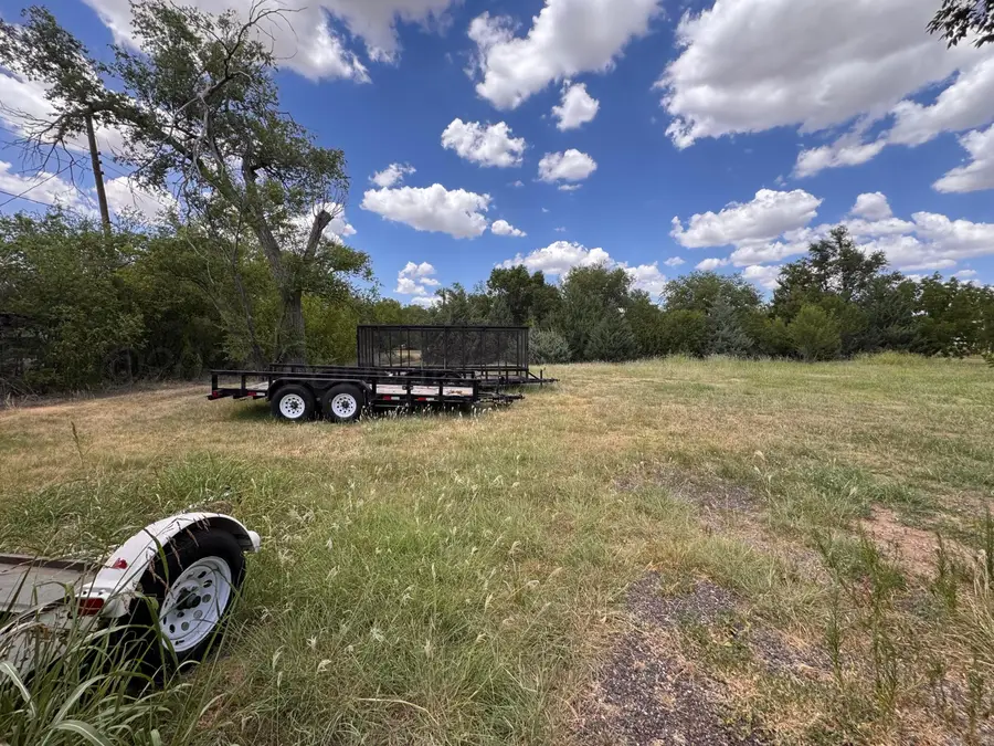 S Brown Avenue, Stinnett, TX 79083 - #2