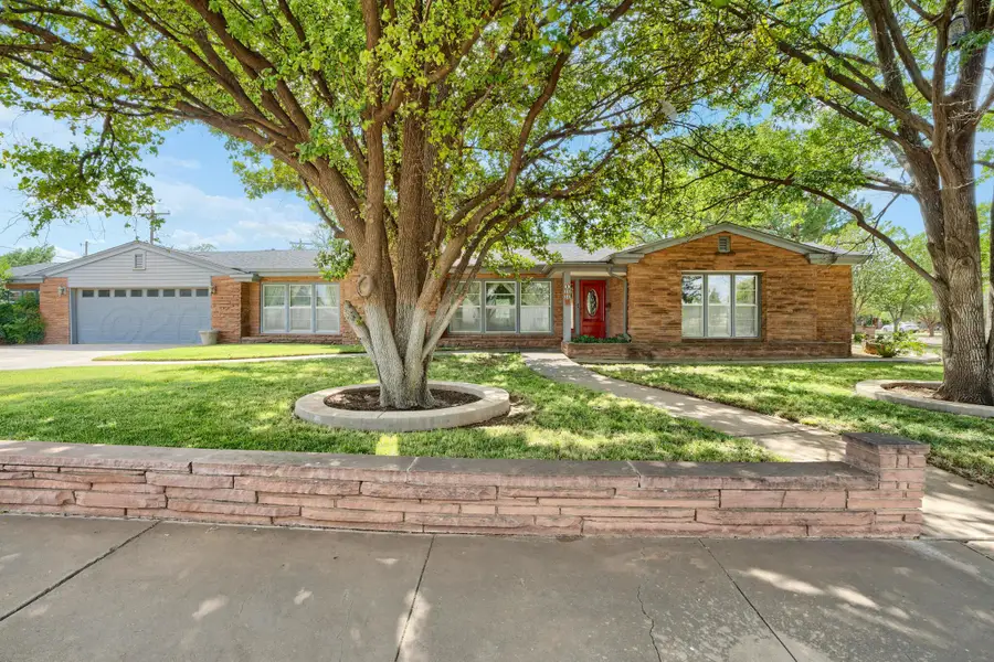 100 SW 7th Street, Dimmitt, TX 79027 - #2