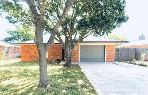 704 Floyd Avenue, Dumas, TX 79029-3138
