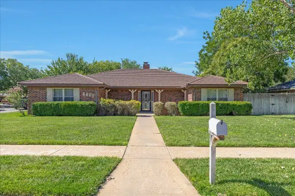 6801 Montague Drive, Amarillo, TX 79109-5049