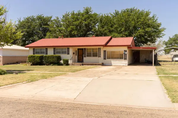 909 S Madden Street, Shamrock, TX 79079