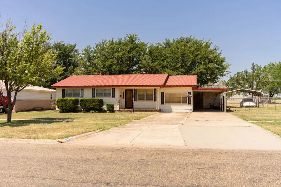 909 S Madden Street, Shamrock, TX 79079 - #2