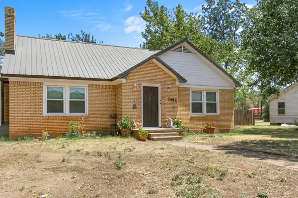1404 Childress Street, Wellington, TX 79095