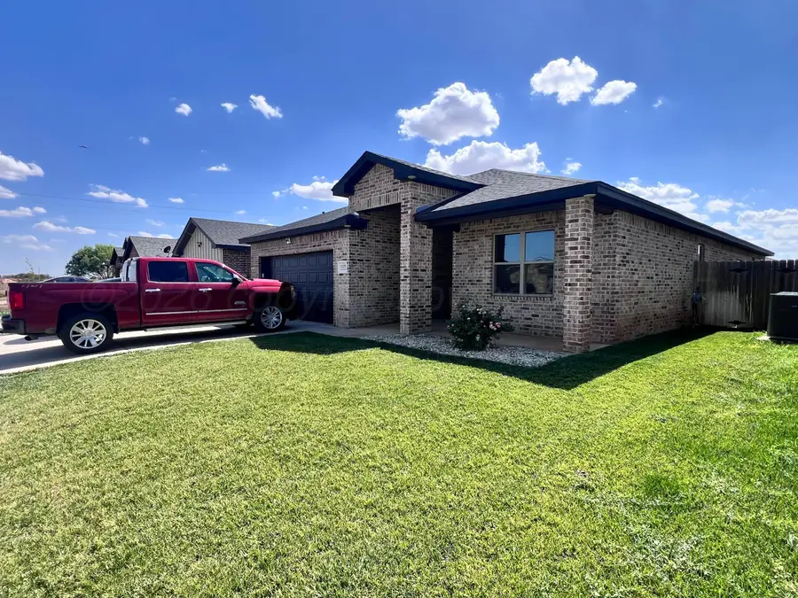 1128 Estacado Street, Hereford, TX 79045 - #2