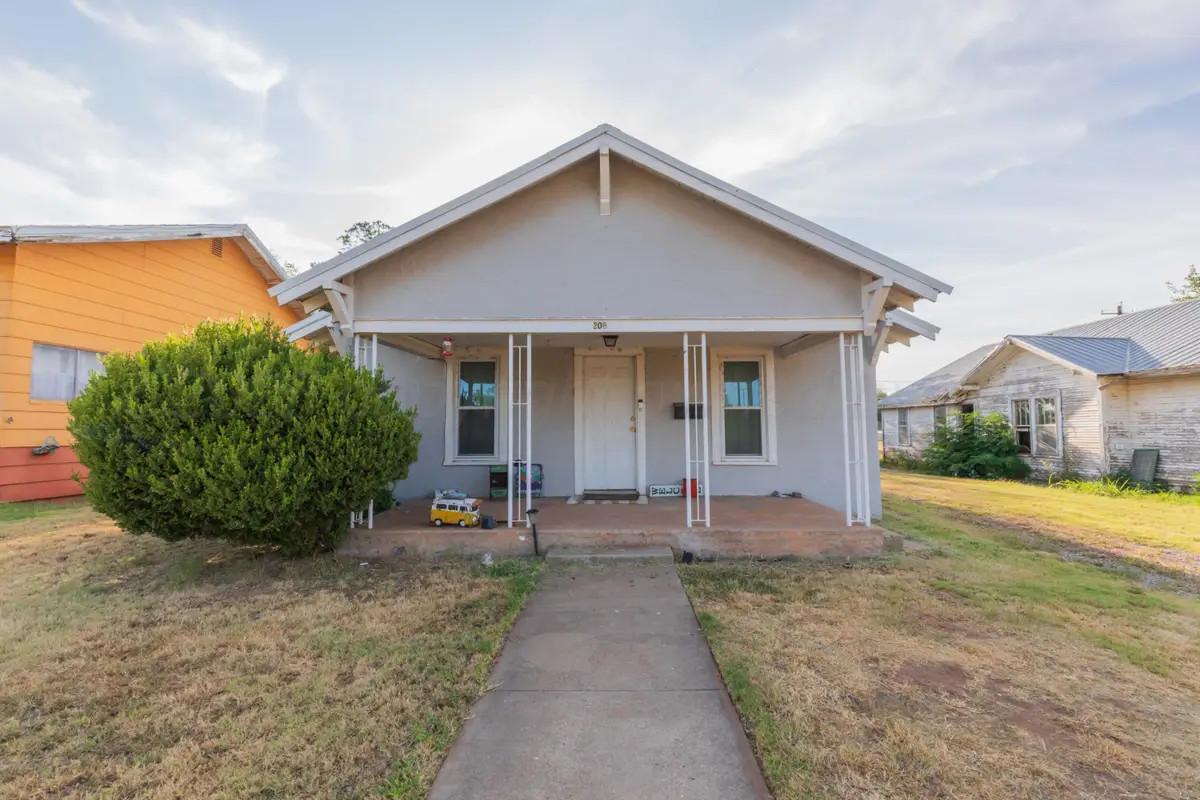 206 S Madden Street, Shamrock, TX 79079 - #1