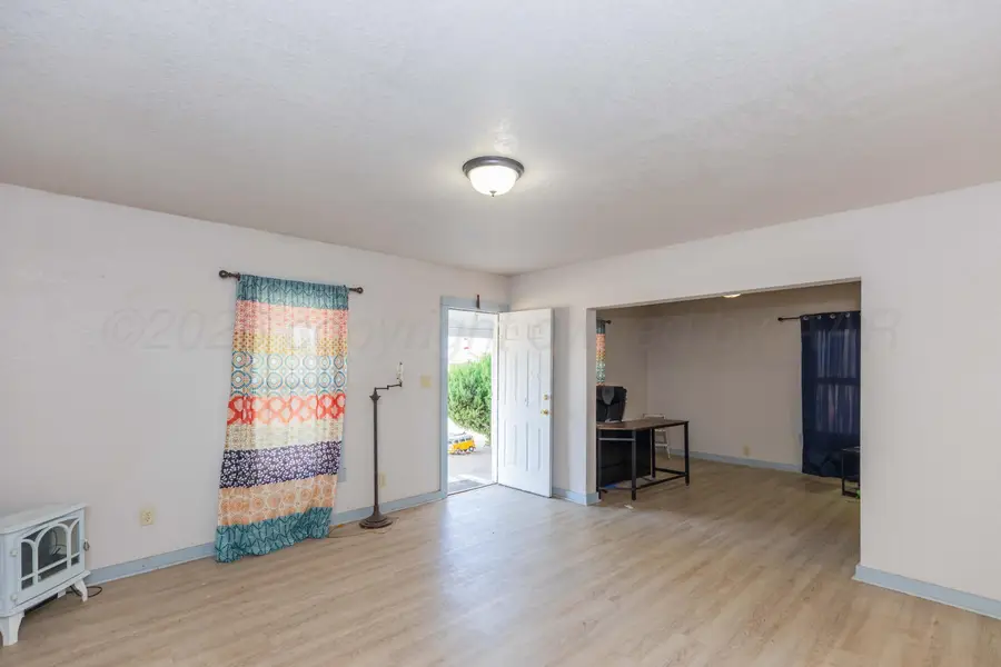 206 S Madden Street, Shamrock, TX 79079 - #3