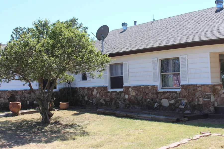567 Randolph Road, Quanah, TX 79252 - #2