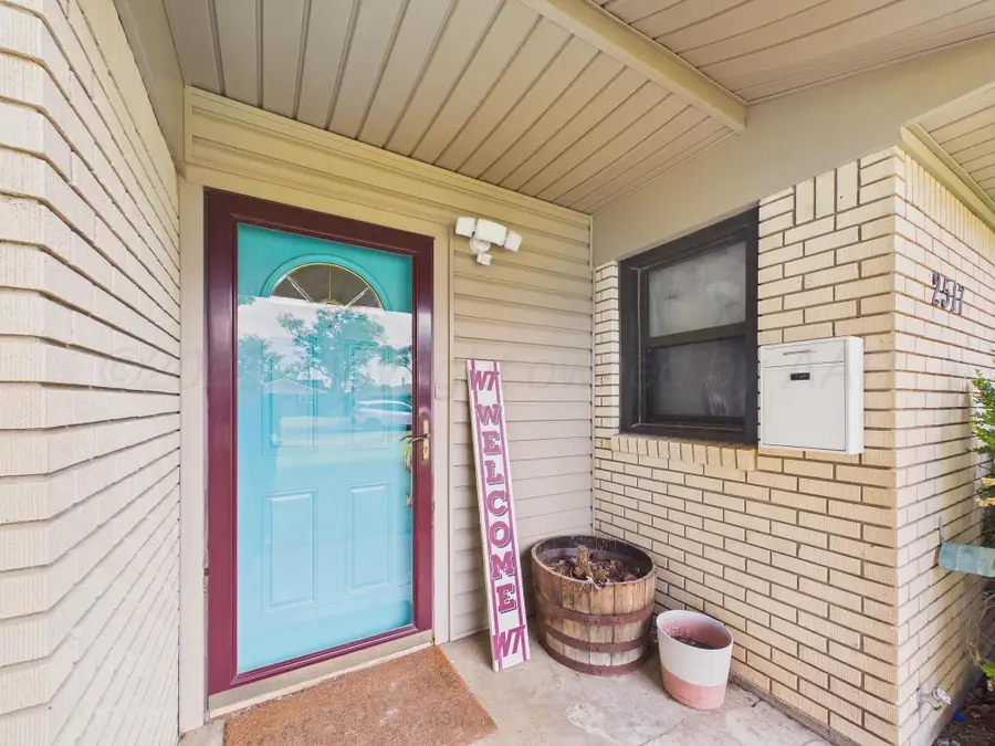 2517 9th Avenue, Canyon, TX 79015-4727 - #2