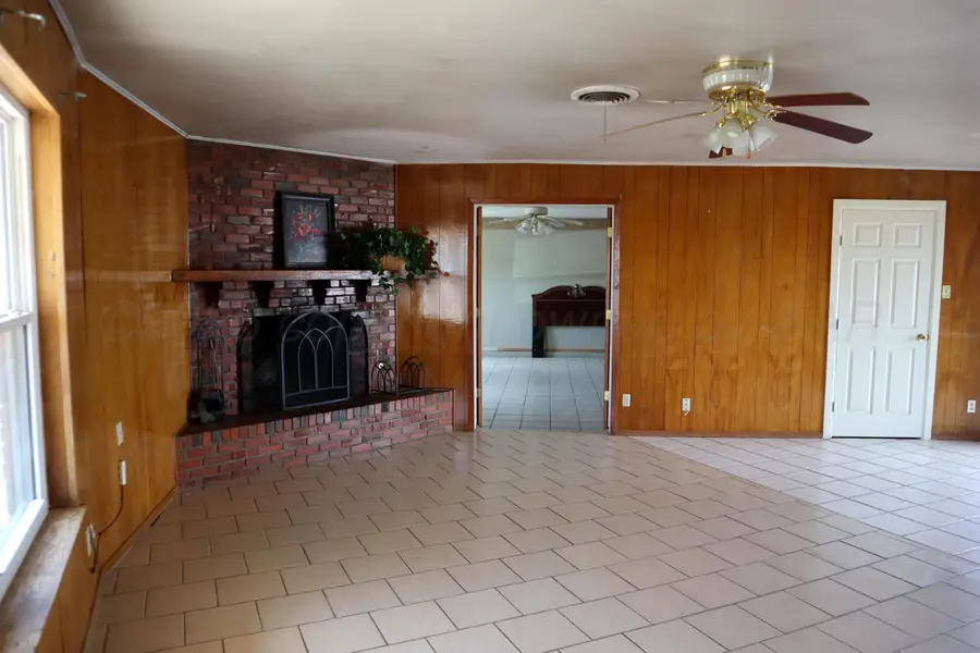 118 San Obregon Street, Hereford, TX 79045 - #2